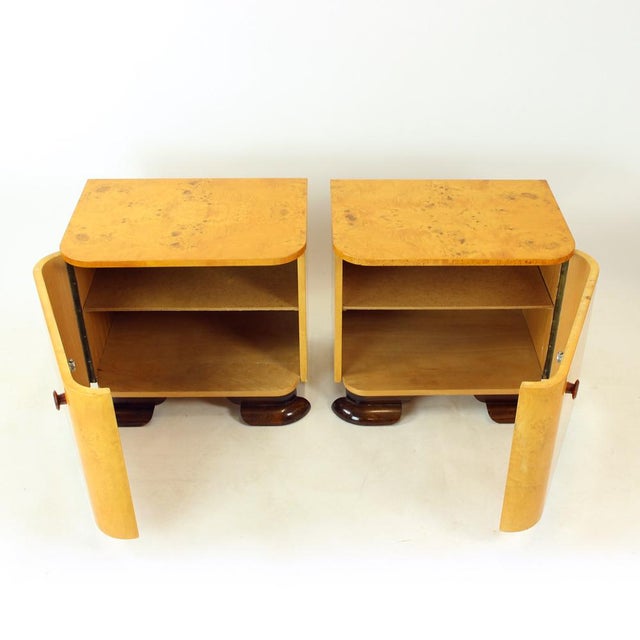 Contemporary Art Deco Bedside Tables in Root Veneer, Former Czechoslovakia, 1940s, Set of 2 For Sale - Image 3 of 17