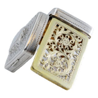 George IV Silver and Gold Vinaigrette Box with Engraving For Sale