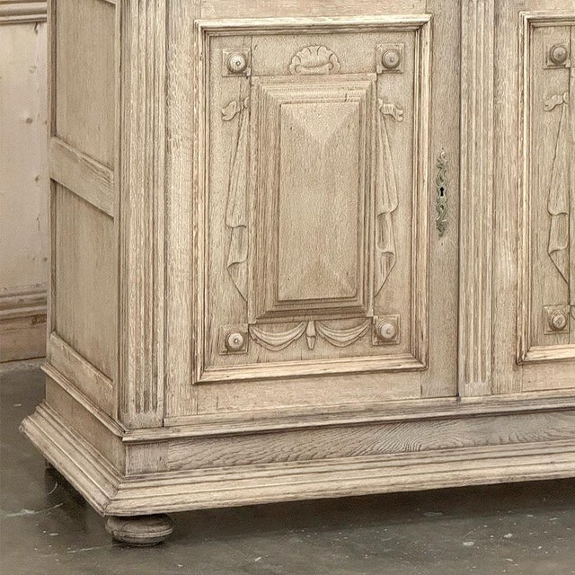 Wood 19th Century Louis XIV Style Stripped Oak Buffet For Sale - Image 7 of 18