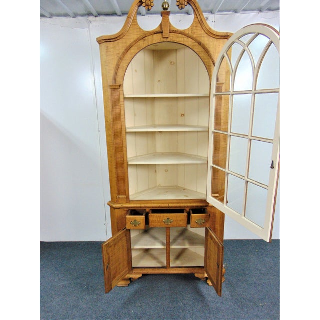 Chippendale Benchmade Tiger Maple Corner Cabinet For Sale - Image 9 of 12