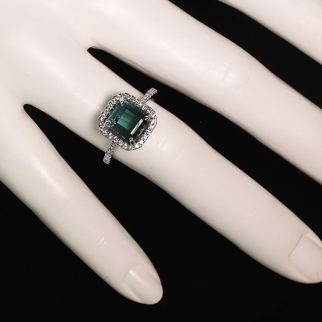 Green Green Tourmaline and Diamond Dinner Ring Size 6.5 For Sale - Image 8 of 11