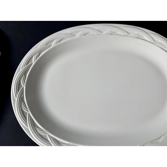 Wonderful vintage Pfaltzgraff platter in the Acadia White pattern. Crafted in durable off-white stoneware, this oval...
