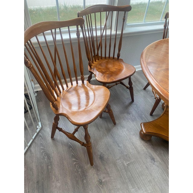 Late 20th Century Ethan Allen Colonial Pedestal Dining Table & 4