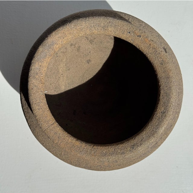 Ceramic Small Indonesian Brutalist Pedestal Pot, 1980s For Sale - Image 7 of 8