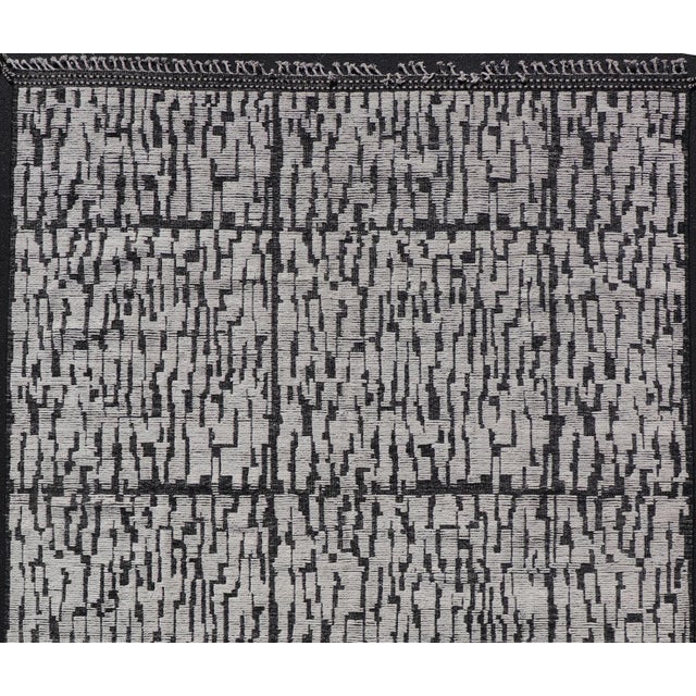 Contemporary Moroccan Rug in White and Black by Keivan Woven Arts 9'10 X 15'1 For Sale - Image 9 of 11