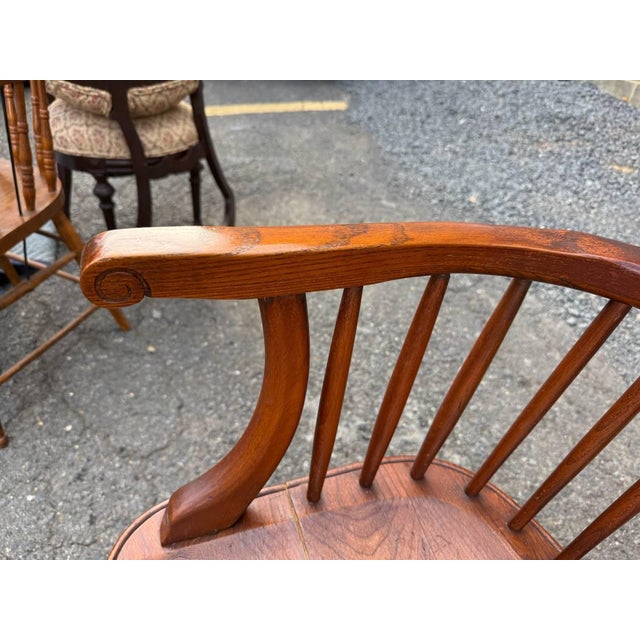 Vintage George III Style Solid Oak Windsor Style Comb- Back Settee Bench For Sale - Image 11 of 17