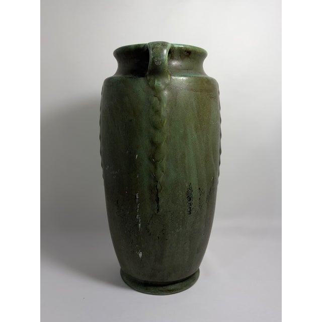 1920s Vintage Niloak Art Pottery Green Double-Handle Vase – Benton, Arkansas For Sale - Image 5 of 11