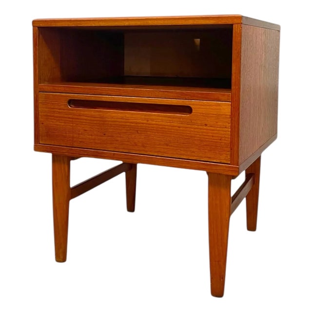 1970s Mid-Century Modern Danish Teak Nightstand With Drawer, Made in Denmark For Sale