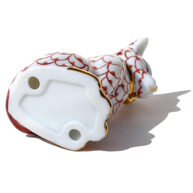 Red Herend Style Sitting Kitty Cat Figurine With Red Fishnet Pattern and Gold Decoration Porcelain Ceramic Sculpture For Sale - Image 8 of 8