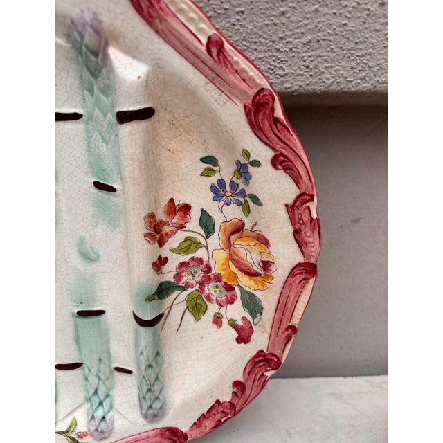Longchamp 19th Century Longchamp Majolica Asparagus Plate With Flowers For Sale - Image 4 of 5