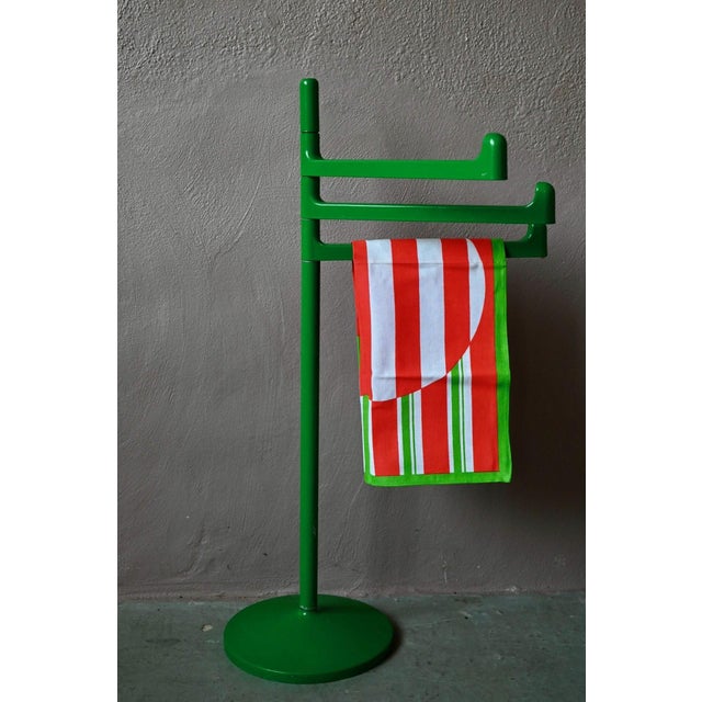 Vintage Italian Space Age Futuristic Green Plastic Towel Rack, 1980s For Sale - Image 4 of 9