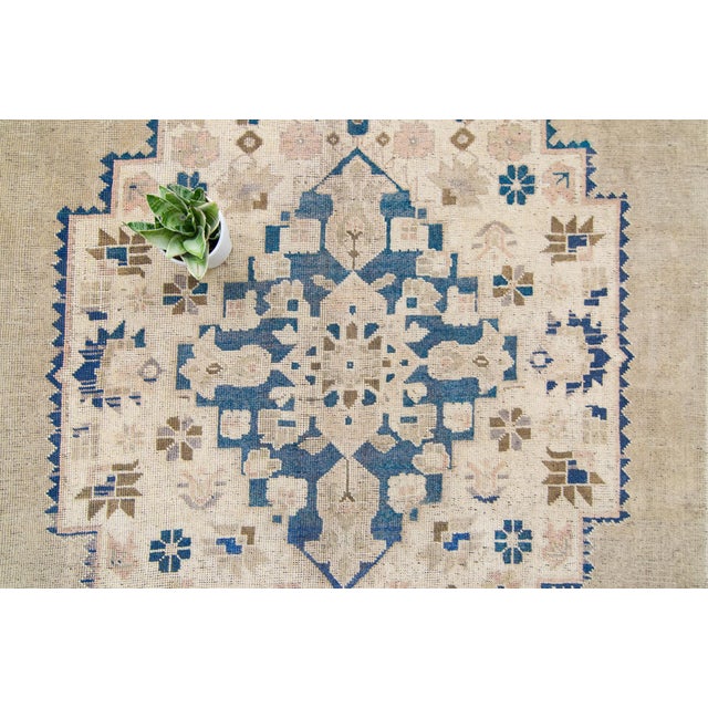 House of Séance - 1920s Antique Oushak Medallion Hand-Knotted Rug - 7’6” X 13’4” For Sale In Los Angeles - Image 6 of 10