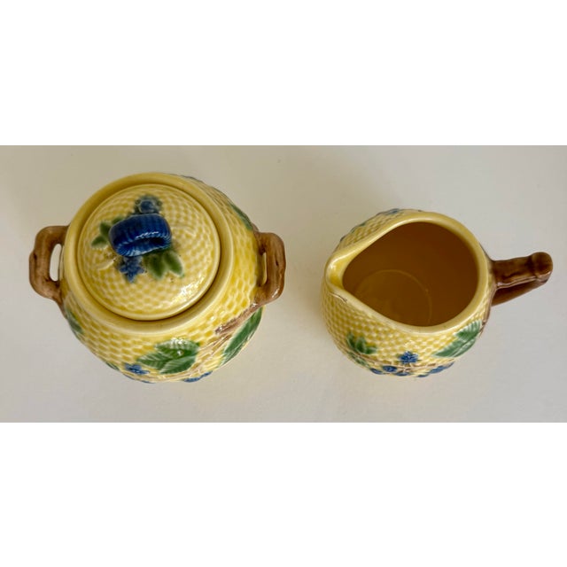 Vintage Tiffany & Co. Blackberries Majolica Sugar Bowl & Creamer Set For Sale In Los Angeles - Image 6 of 12