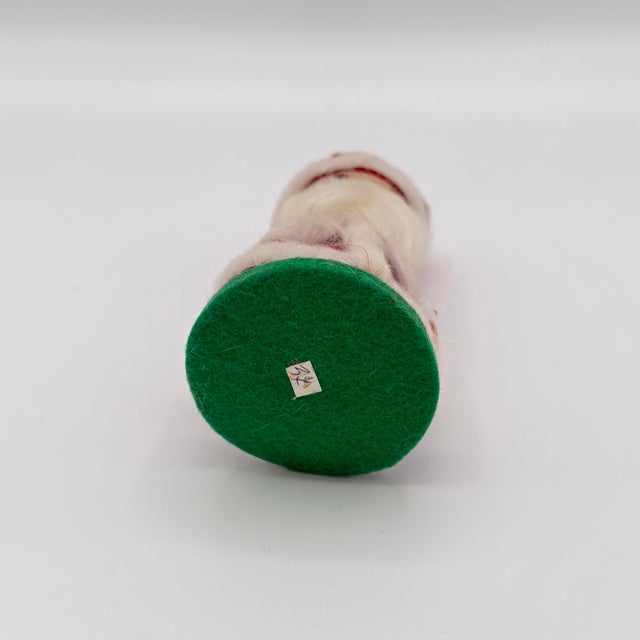 Vintage 1960s German Mid-Century Felt Santa Figure on Green Base – Christmas Decoration For Sale - Image 4 of 6