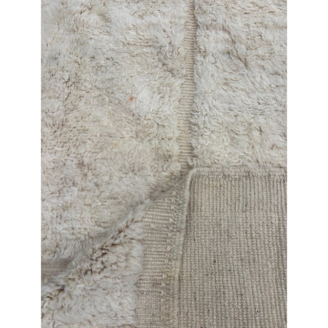Large Moroccan Beni M’rirt Rug 7'10" X 11'6" – Luxury Handwoven Wool Carpet, Minimalist Cream High-End Design For Sale - Image 9 of 9