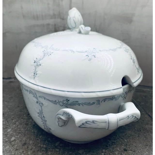 White Vintage German Kaiser Rokokoform Dubarry ‘Midinette’ Porcelain Tureen in White With Blue Flowers, Embossed Scrolls & Rosebud Finial Handle on Lid For Sale - Image 8 of 12