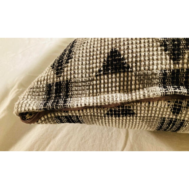 1990s Original Handmade Knit Decorative Pillow, Down Feather Insert Zipper Closure For Sale - Image 12 of 12