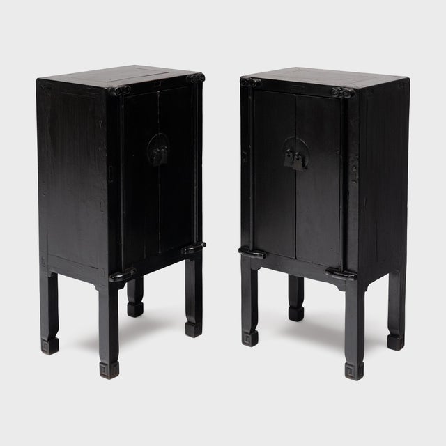 Petite Chinese Lacquered Kang Chest, C. 1850 For Sale In Chicago - Image 6 of 6