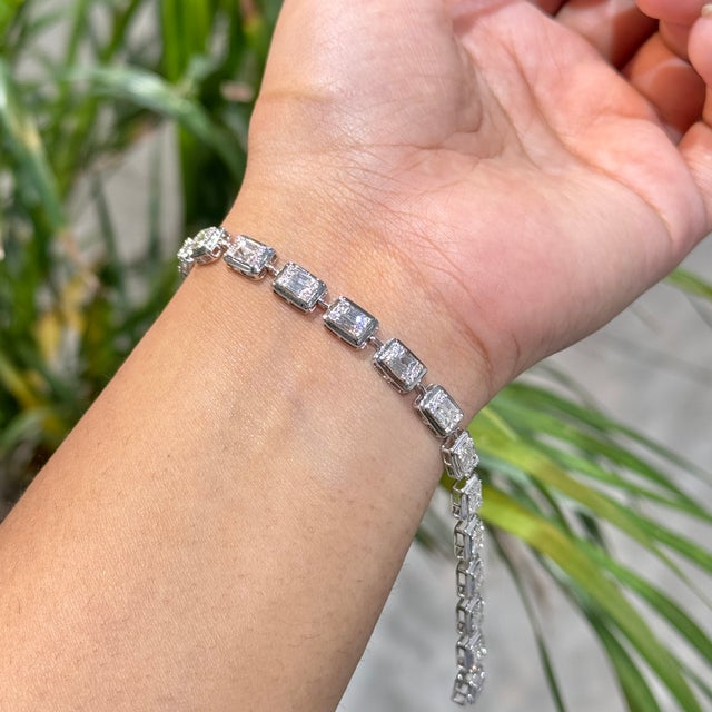 18k White Gold 2.83 Carats Natural Diamond Statement Tennis Bracelet For Sale In New York - Image 6 of 18