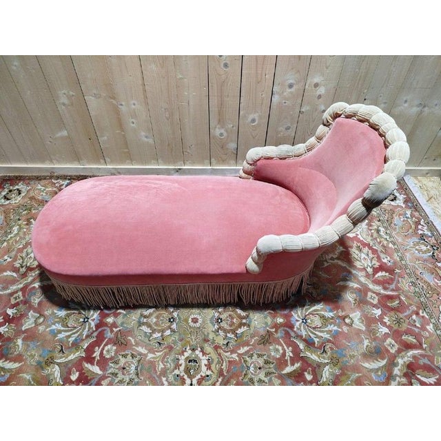 Napoleon III Pink Velvet Chaise Longue For Sale - Image 3 of 10