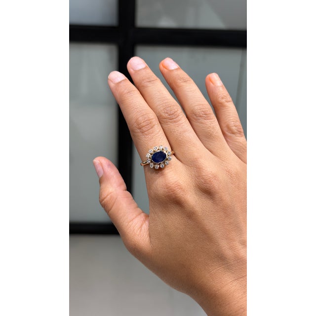 Modern 1.83ct Natural Sapphire Diamond Statement Ring in 14k Yellow Gold Size 4 For Sale In New York - Image 6 of 17
