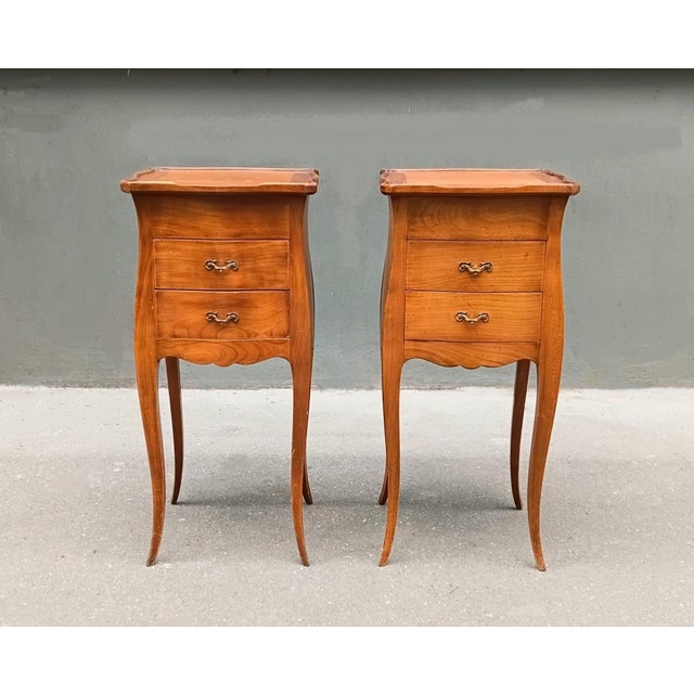 French 1950s Set of Two French Louis XV Style Nightstands. For Sale - Image 3 of 12