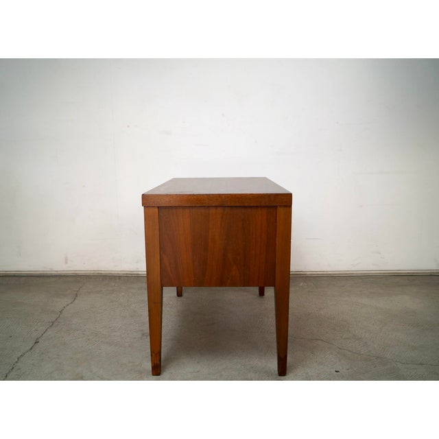 1960’s Mid-Century Modern Walnut & Rosewood Tuxedo Nightstand For Sale In Los Angeles - Image 6 of 12