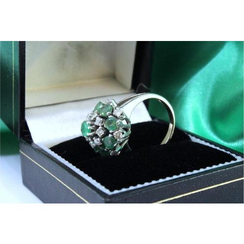 Metal White Gold Ring with Brilliant-Cut Diamonds and Calibrated Emeralds For Sale - Image 7 of 9
