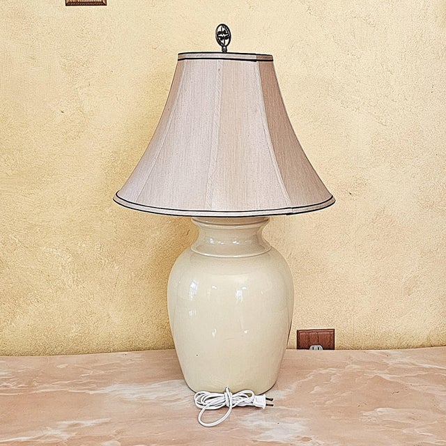 Vintage American Hand-Painted Ceramic Chrysanthemum Table Lamp With Floral Motif, Cream Glazed Porcelain, 28"h For Sale - Image 4 of 18