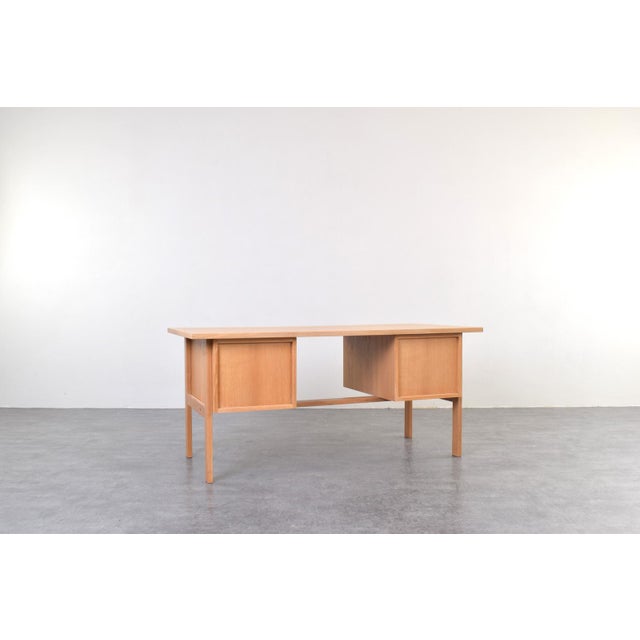 Wood Mid-Century Oak Desk by Svend Åge Madsen for Sigurd Hansen, 1960s For Sale - Image 7 of 18