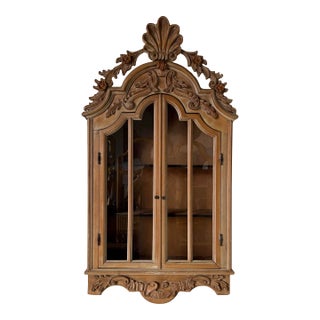 1970s Italian Hollywood Regency Carved Wood Two-Door Hanging Wall Cabinet For Sale