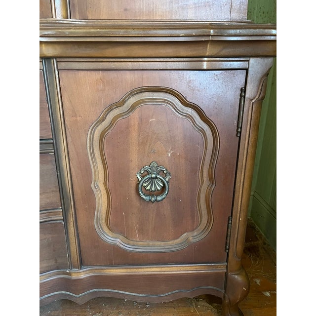Mid 20th Century French Provincial Style China Cabinet — 2-Piece, Brass Lattice Doors, Serpentine Base For Sale In Houston - Image 6 of 13