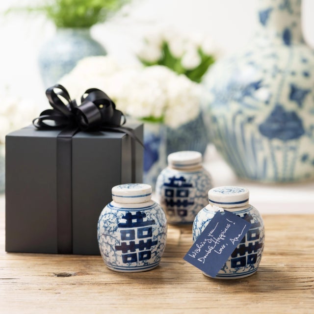 Ceramic Petite Chinese Blue and White Double Happiness Jar For Sale - Image 7 of 7