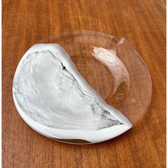 Vintage German Glass Plate or Bowl by Hans Jürgen Richartz for Richartz Art Collection, Mathildenhütte, Solingen, Germany For Sale - Image 4 of 12