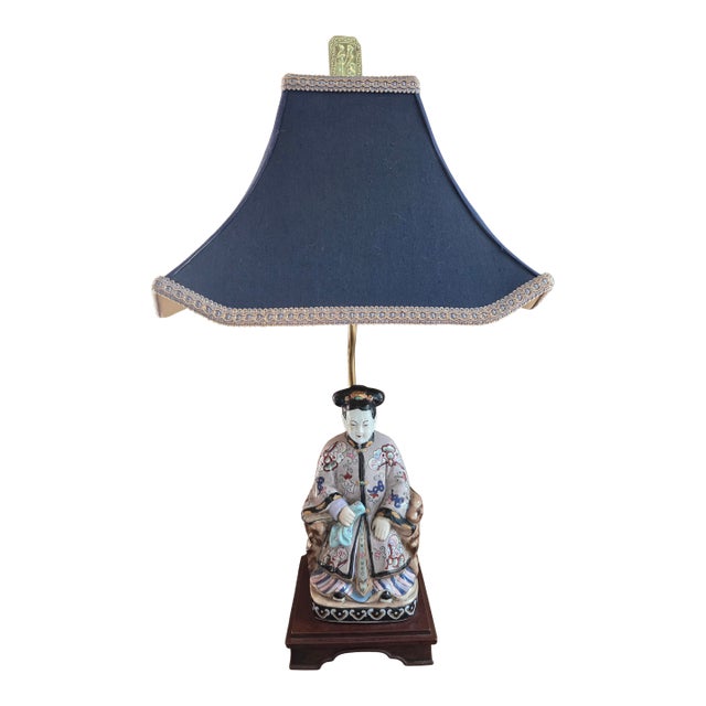Chinoiserie Asian Figural Porcelain Lamp For Sale