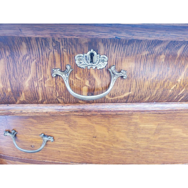 Brown 1900s Victorian Tiger Oak American Dresser Chest with Mirror For Sale - Image 8 of 13