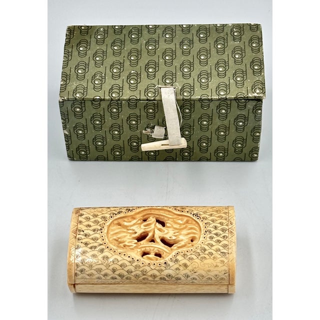 Antique Chinese Hand Carved Dragons Bovine Bone Snuff Pill Trinket Box 19c For Sale - Image 9 of 10