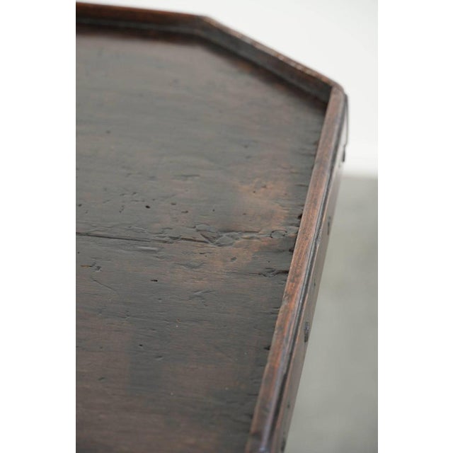 Antique English Walnut Side Table with Turned Legs and Octagonal Top, 1680 For Sale - Image 12 of 14
