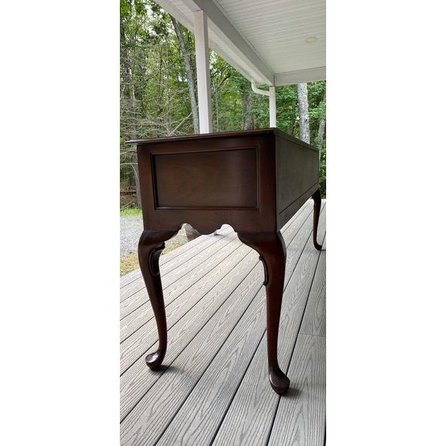 Vintage Mid 20th century Kindel Mahogany Queen Anne 3-drawer Sideboard w/ Keys 3 locking drawers with brass handles w/ 2...