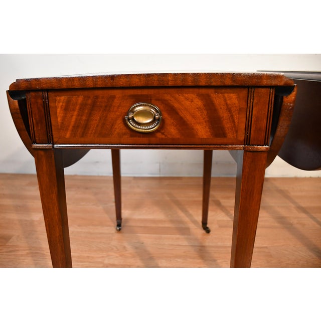 1930s Pair of Weiman Regency Mahogany & Leather Top Pembroke Side / End Tables For Sale - Image 4 of 18