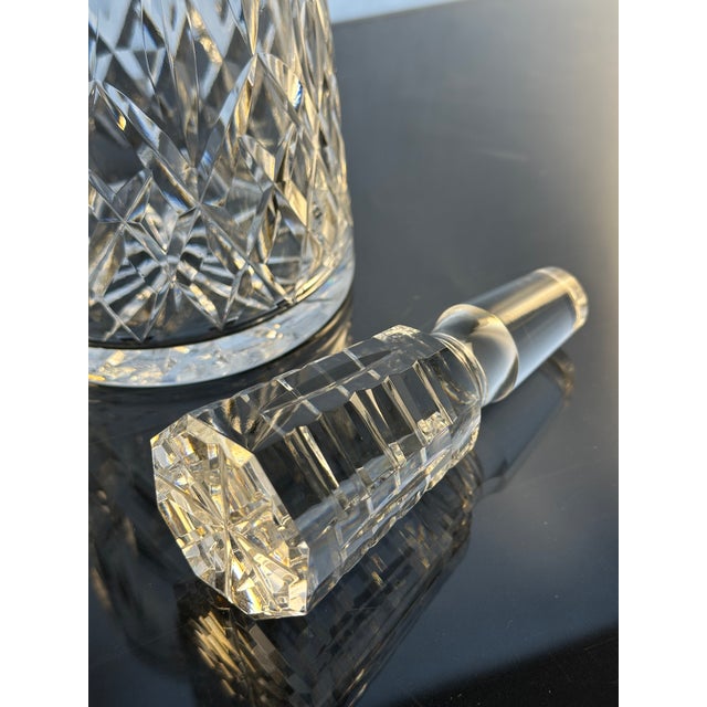 Waterford Lismore Wine Decanter – Irish Cut Crystal – Vertical Cut Stopper – Vintage For Sale - Image 10 of 10