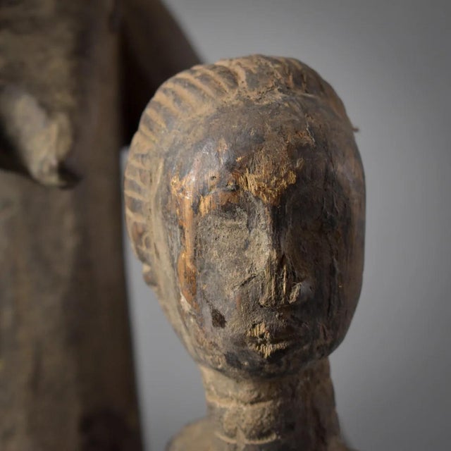 Early 20th Century Baule Seated Female Figure With Children Côte d'Ivoire For Sale - Image 4 of 15