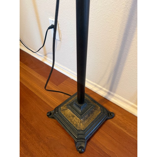 Hollywood Regency Early 20th Century Traditional-Style Metal Floor Lamp With a Black/Bronze, Fluted Column Base and a Gold-Highlighted Capital. For Sale - Image 3 of 5