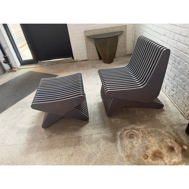 Postmodern Sculptural Slatted Lounge Chair and Matching Ottoman in Charcoal Gray, Circa 1990s For Sale In Chicago - Image 6 of 9