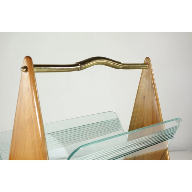 Mid-Century Modern Italian Design Wood Glass Magazine Rack, 1950s For Sale - Image 12 of 14