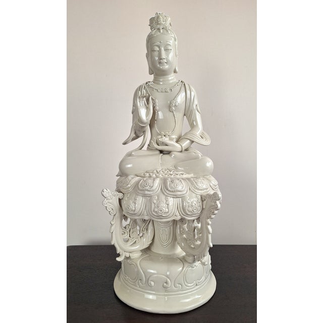 Early 20th Century Chinese DeHua Porcelain Seated Buddha on a Lotus Throne For Sale - Image 5 of 9