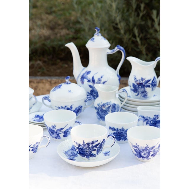 Vintage Blue Flower Blå Blomst Coffee Set from Royal Copenhagen, 1980s, Set of 33 For Sale - Image 11 of 14