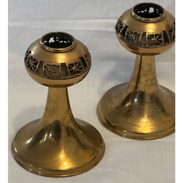 1970s Pair of Pentti Sarpaneva Turun Hopea, Finland “Pitsi”- Lace Gilt Bronze Brutalist Candle Holders For Sale - Image 5 of 7