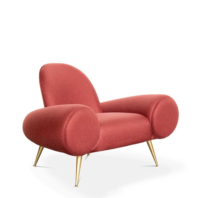 This space-age aesthetics armchair pairs perfectly with its sister product, the Apollo sofa.