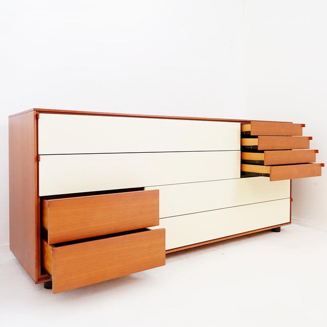 Italian design - decoration - Vintage Measures : 162,5x50cm - H : 73cm Materials: Wood – Laminate – Leather B&B Italia...